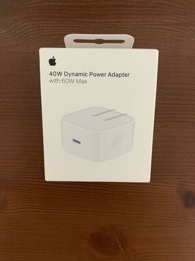 Apple 40W Dynamic Power Adapter - White